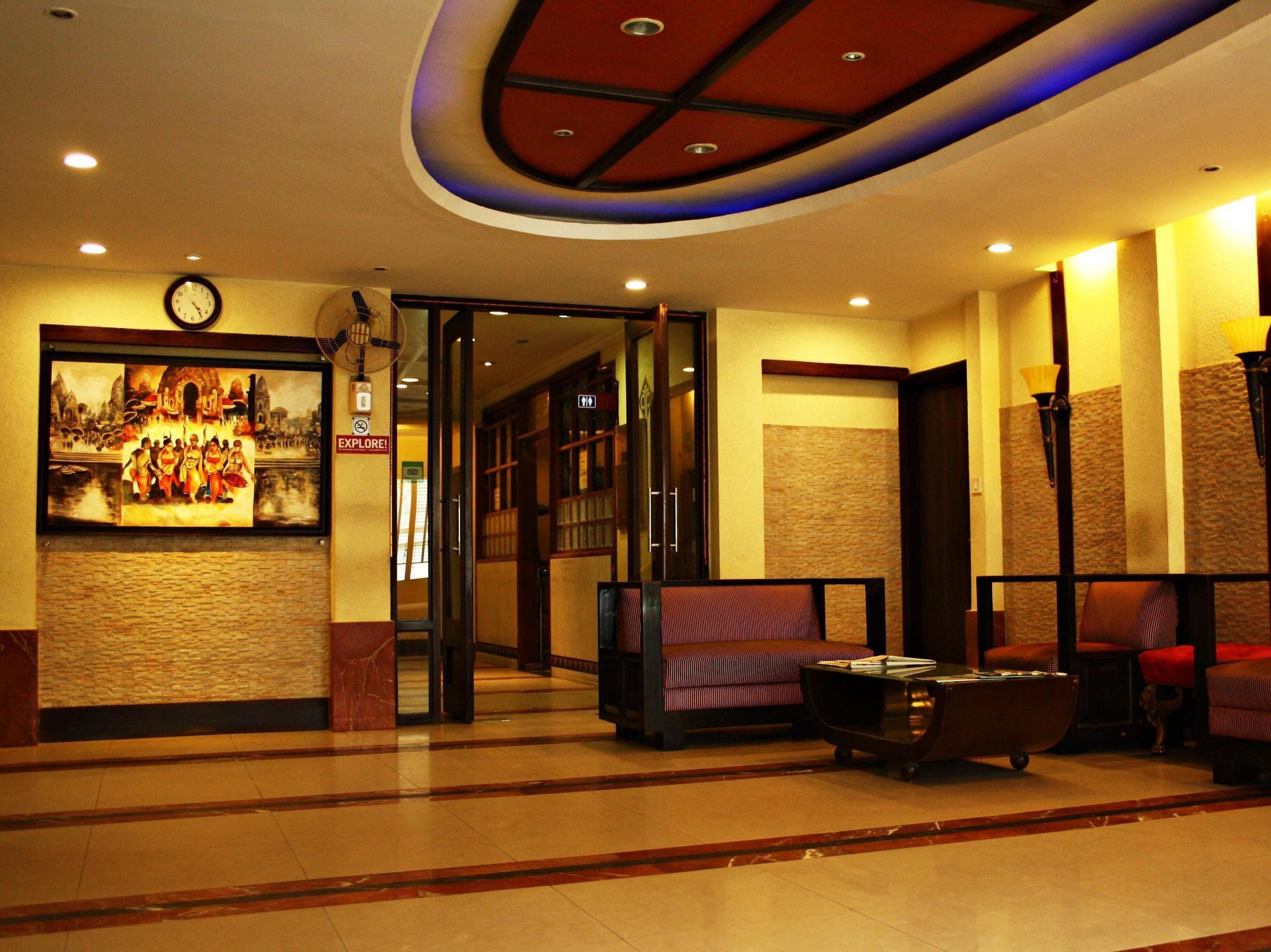 Hotel Pooja Palace New Delhi Exterior photo